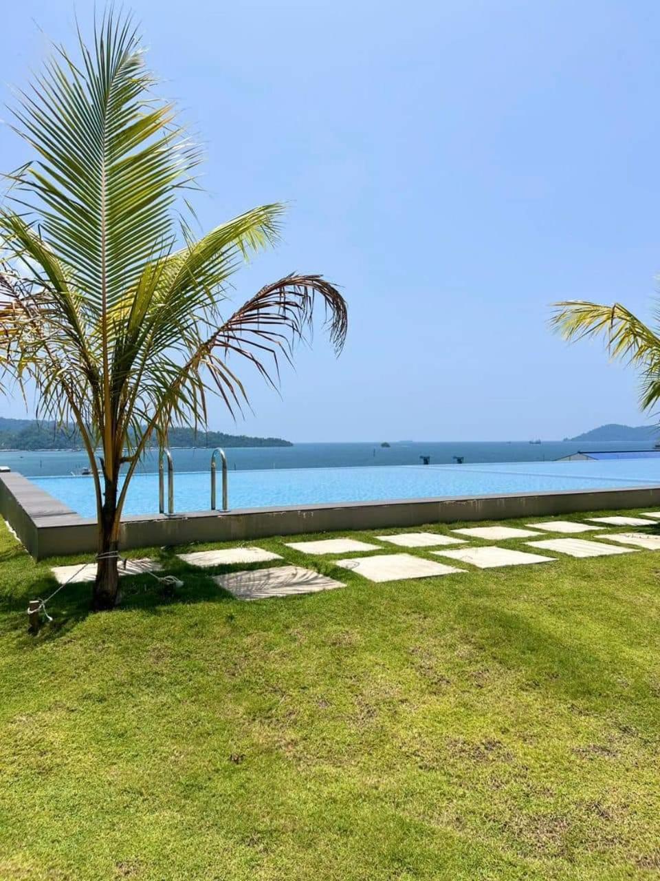 Jesselton Quay Sea View Hotell Kota Kinabalu Eksteriør bilde